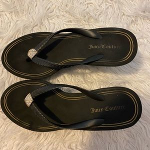 juicy couture black flip flop wedges